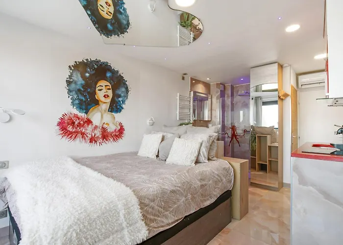 Joker Heliopolis Seafront With Panoramic Sea View アパート