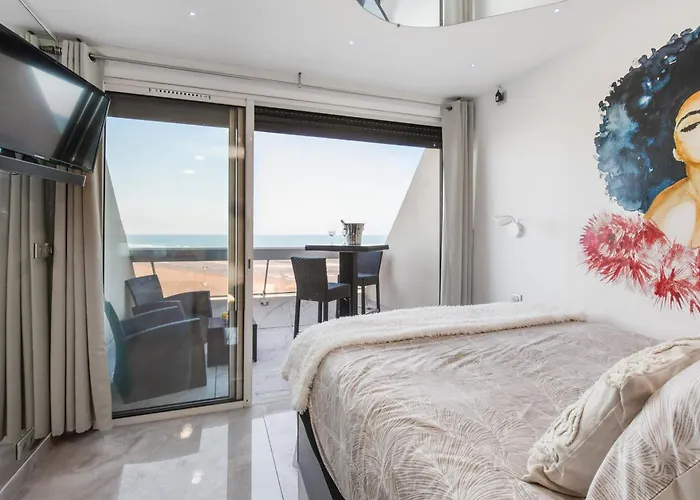 アパート Joker Heliopolis Seafront With Panoramic Sea View