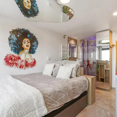 Joker Heliopolis Seafront With Panoramic Sea View 아파트