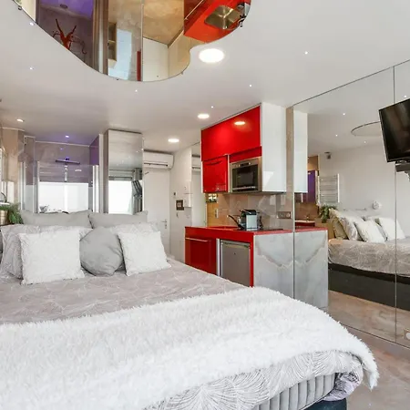 Joker Heliopolis Seafront With Panoramic Sea View * 아그